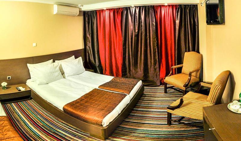 Sky Hotel Сараево Екстериор снимка